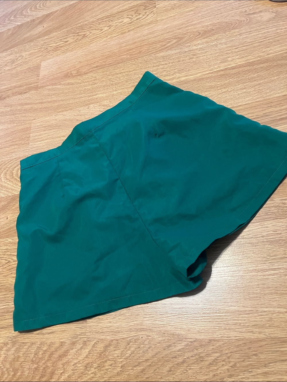 ⭐️ SHEIN Emerald Green High-Waist Shorts - Picture 4 of 4